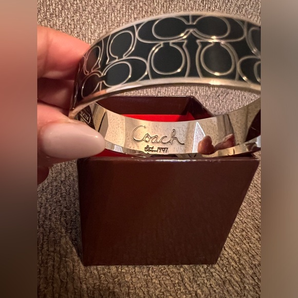 COACH Vintage cuff signature bracelet - Picture 3 of 6